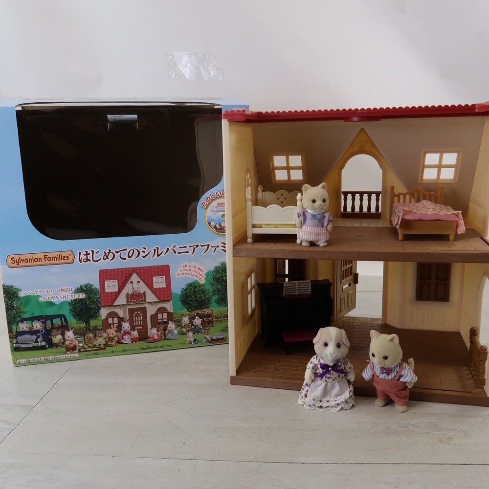 Epoch Calico Critters Sylvanian Families Red Roof Cozy Cottage Lot set 1